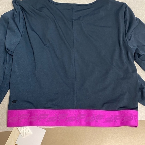 Fabletics PIA Front Twist Wide Elastic Bottom Band Thumbhole Cuffs Cropped L - Picture 14 of 15